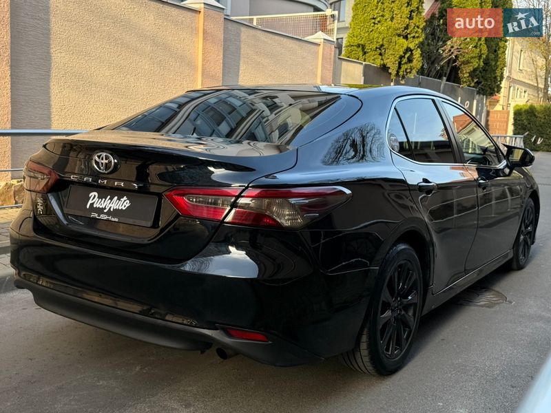 Седан Toyota Camry 2017 в Одессе