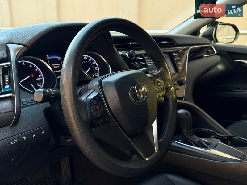 Седан Toyota Camry 2017 в Одессе