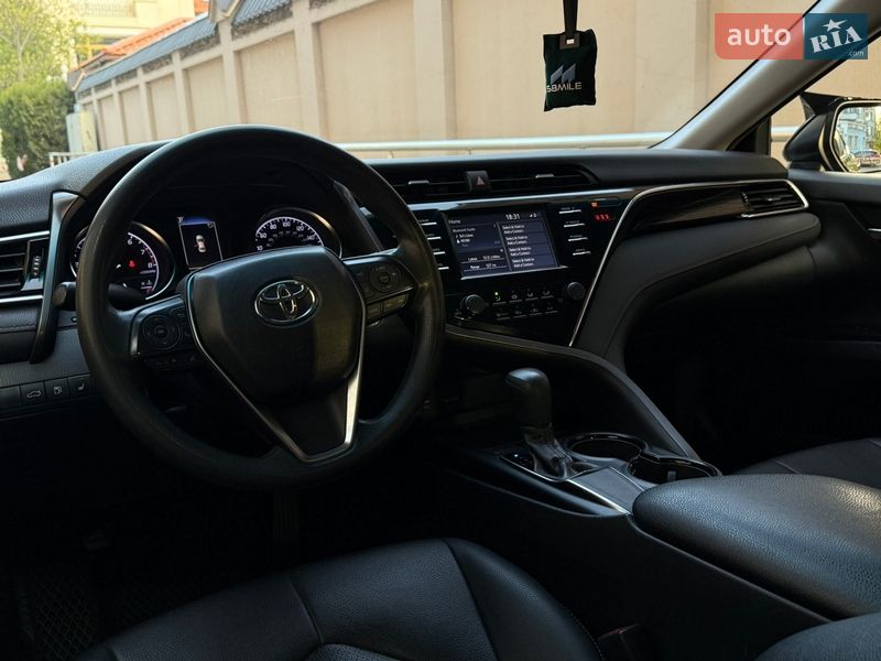 Седан Toyota Camry 2017 в Одессе