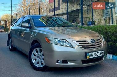 Седан Toyota Camry 2008 в Киеве