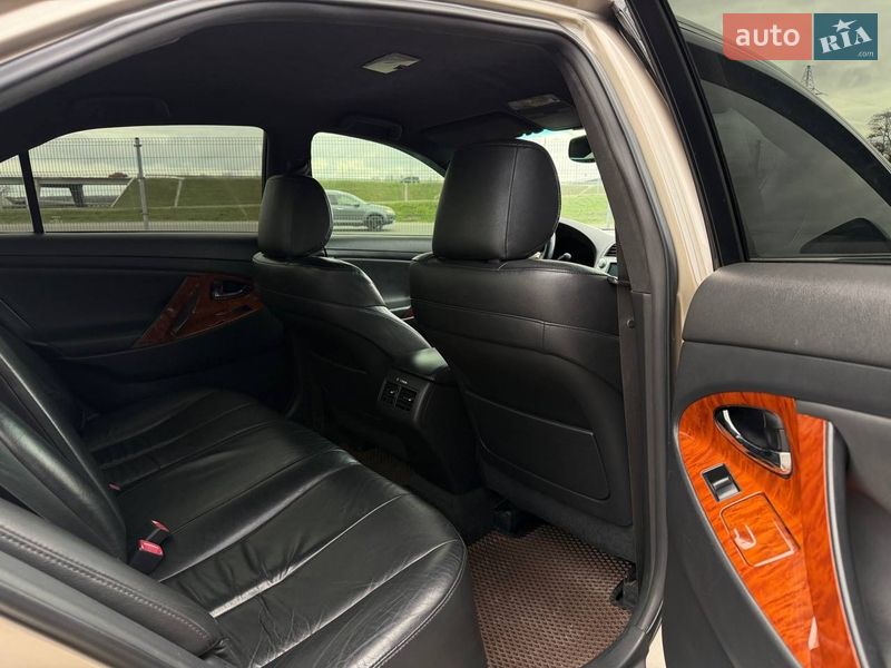 Седан Toyota Camry 2008 в Дніпрі
