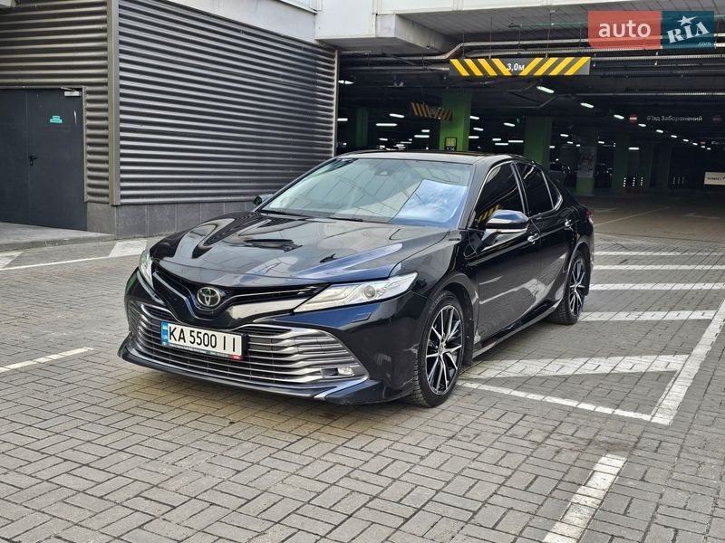 Седан Toyota Camry 2019 в Киеве фото 16 Седан Toyota Camry 2019 в Киеве