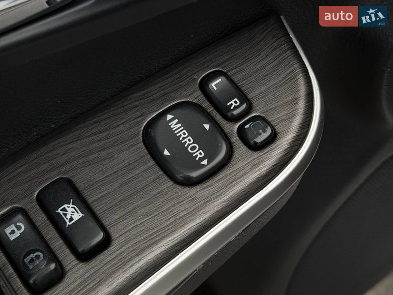 Седан Toyota Camry 2013 в Днепре