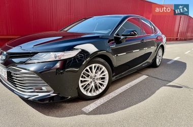 Седан Toyota Camry 2020 в Киеве