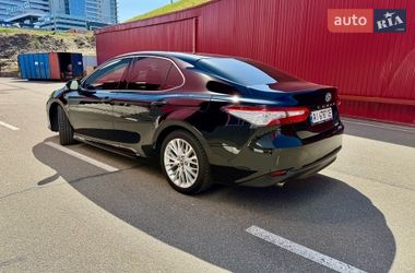 Седан Toyota Camry 2020 в Киеве
