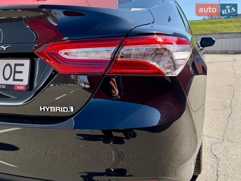 Седан Toyota Camry 2020 в Киеве