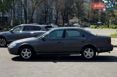 Седан Toyota Camry 1998 в Одессе