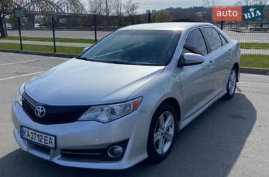 Седан Toyota Camry 2014 в Києві