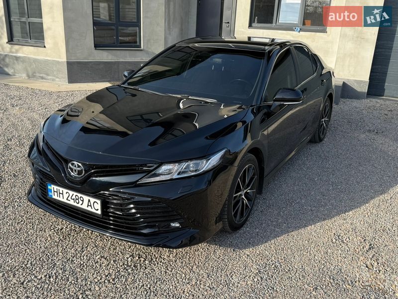 Toyota Camry 2019