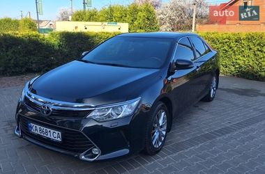 Седан Toyota Camry 2017 в Киеве