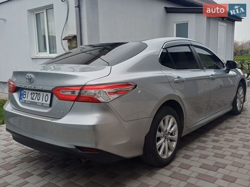 Седан Toyota Camry 2017 в Кременчуці