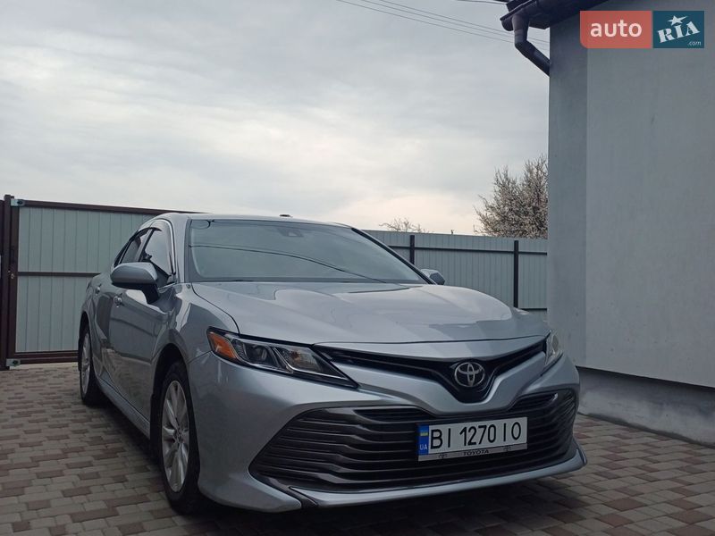 Седан Toyota Camry 2017 в Кременчуці