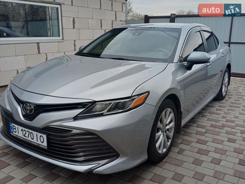 Седан Toyota Camry 2017 в Кременчуці