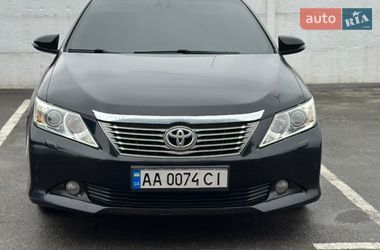 Седан Toyota Camry 2011 в Киеве