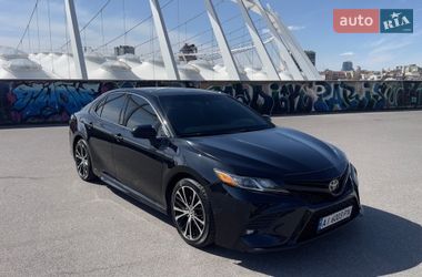 Седан Toyota Camry 2017 в Бобрику