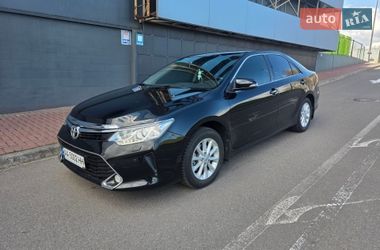 Седан Toyota Camry 2016 в Києві