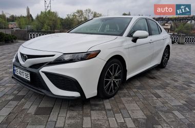 Седан Toyota Camry 2022 в Дніпрі