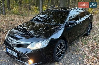 Седан Toyota Camry 2015 в Киеве