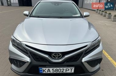 Седан Toyota Camry 2021 в Киеве