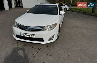 Седан Toyota Camry 2014 в Киеве