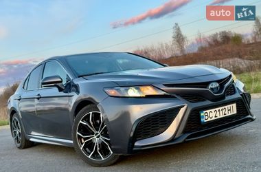 Седан Toyota Camry 2023 в Трускавці