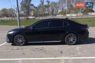 Седан Toyota Camry 2023 в Киеве
