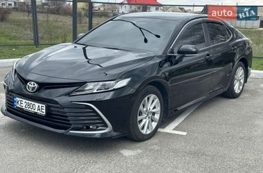 Седан Toyota Camry 2023 в Дніпрі