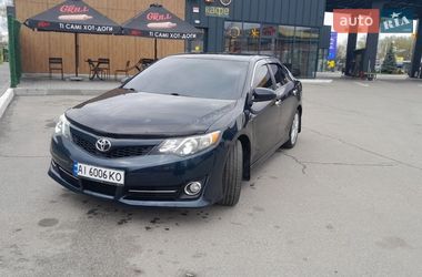 Седан Toyota Camry 2014 в Ирпене