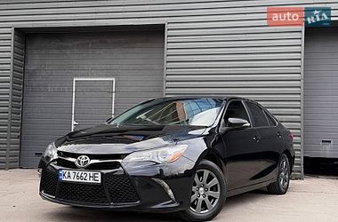 Седан Toyota Camry 2017 в Києві