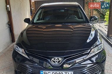 Седан Toyota Camry 2018 в Львові