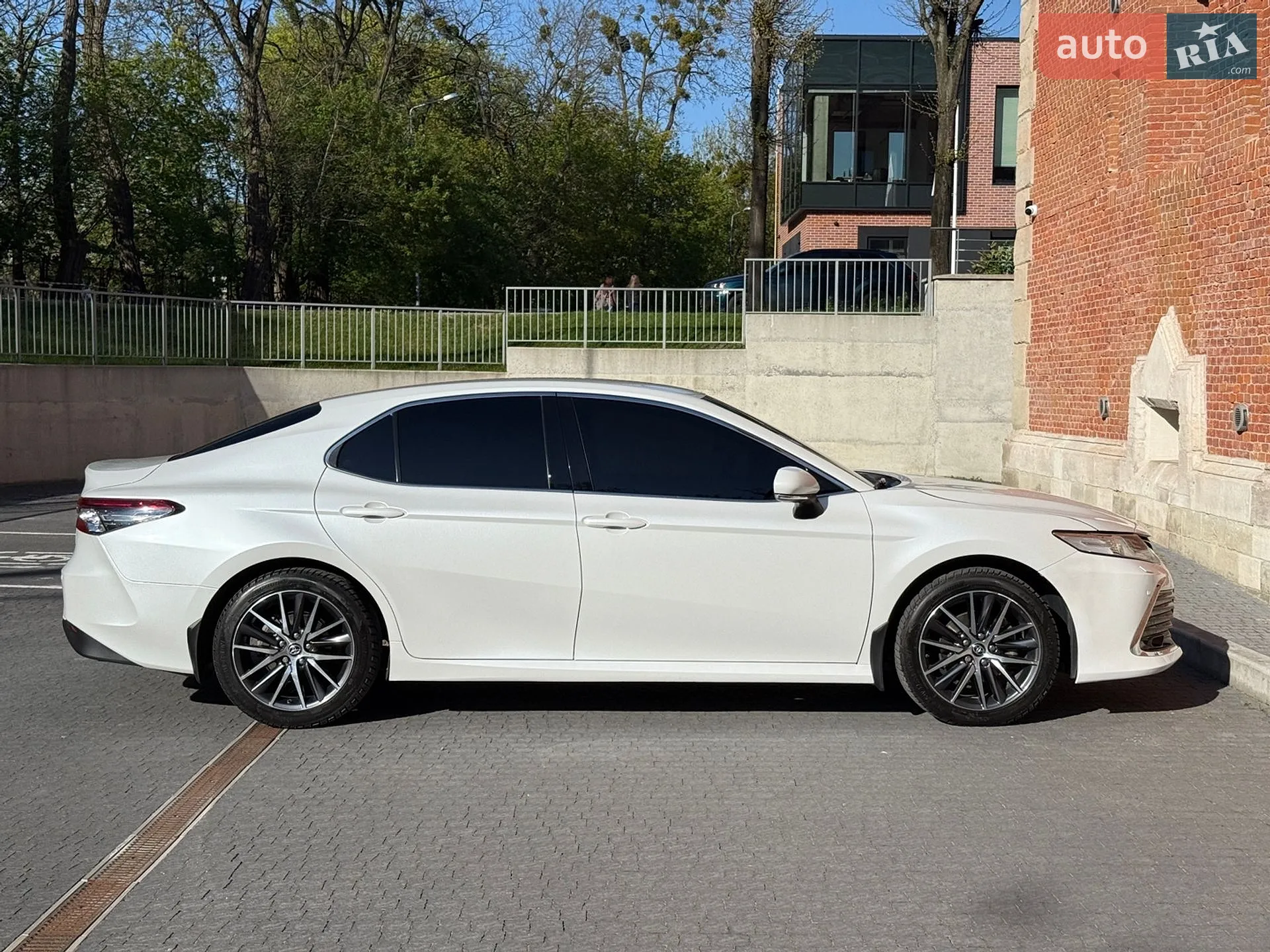 2021 Toyota Camry - мініатюра 19