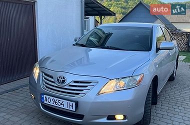 Седан Toyota Camry 2008 в Сваляве