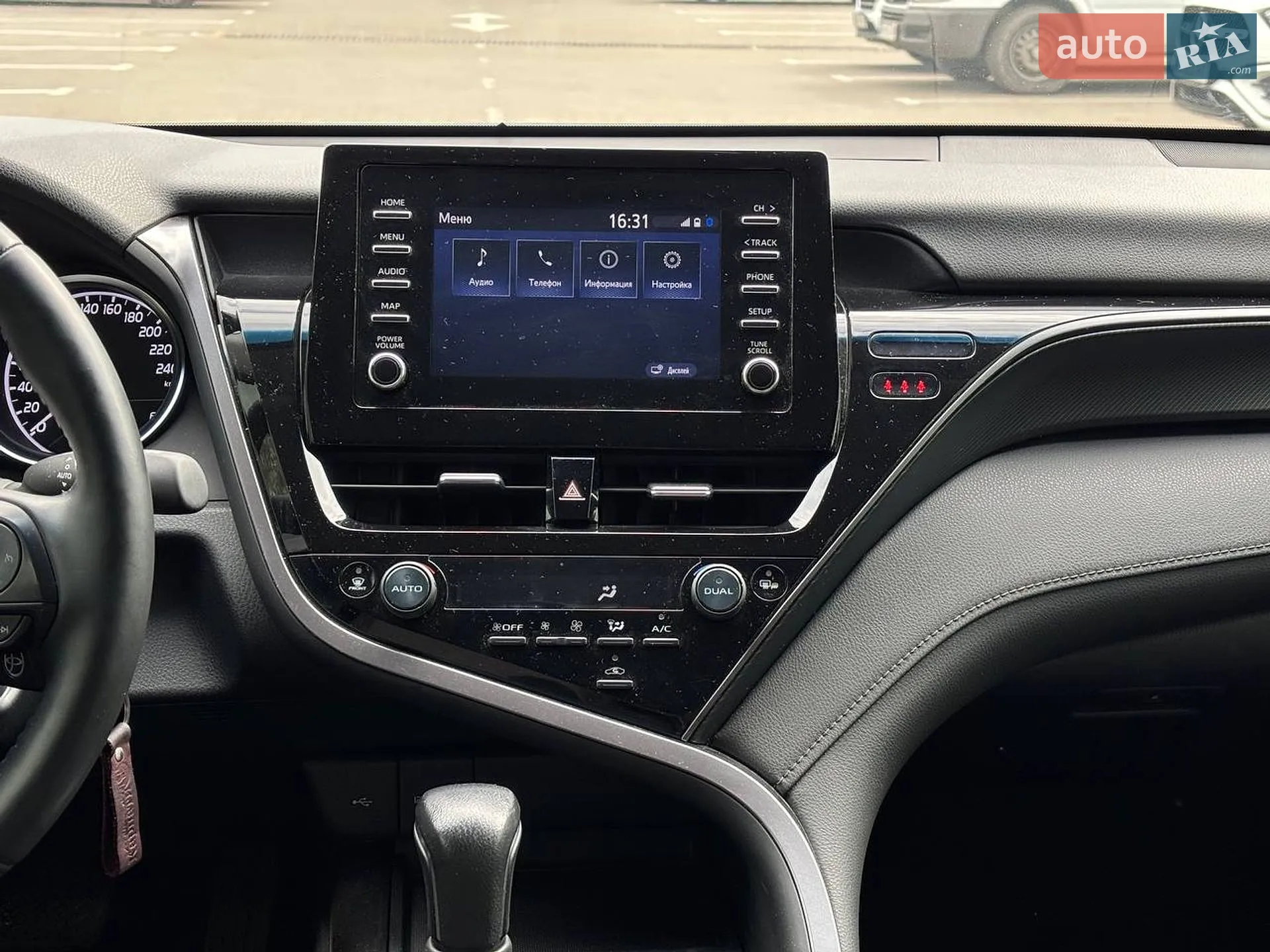 2021 Toyota Camry - мініатюра 17