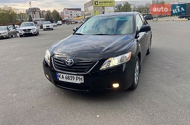Седан Toyota Camry 2009 в Киеве