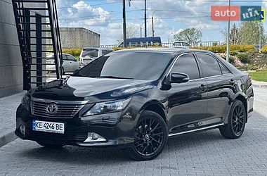 Седан Toyota Camry 2011 в Днепре