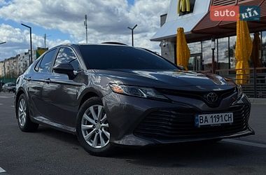 Седан Toyota Camry 2018 в Александрие