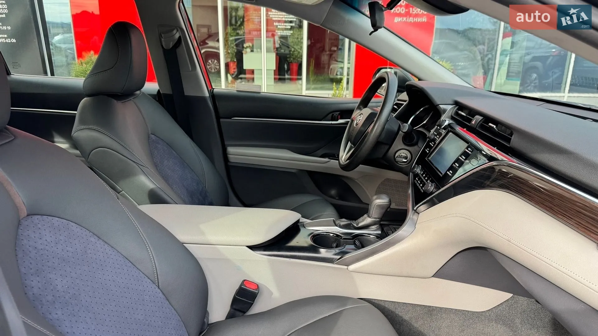 2018 Toyota Camry - мініатюра 13