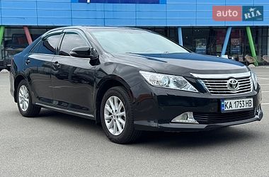Седан Toyota Camry 2013 в Києві