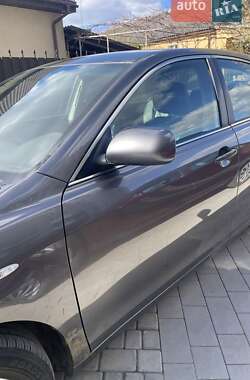 Седан Toyota Camry 2006 в Нововолинську