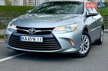 Седан Toyota Camry 2016 в Києві