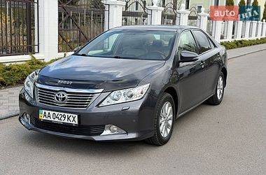 Седан Toyota Camry 2011 в Виннице