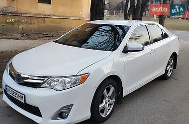 Седан Toyota Camry 2014 в Дніпрі