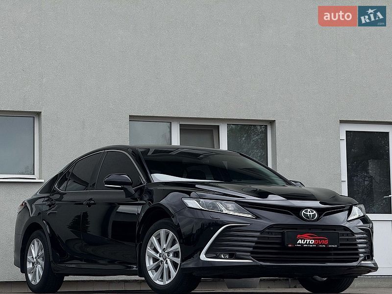 Toyota Camry 2021