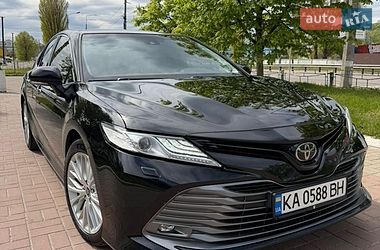 Седан Toyota Camry 2020 в Києві