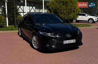 Седан Toyota Camry 2018 в Черновцах
