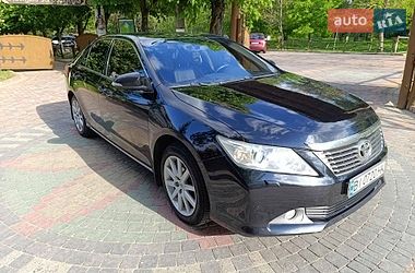 Седан Toyota Camry 2013 в Миргороді