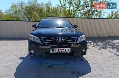 Седан Toyota Camry 2010 в Хмельницком