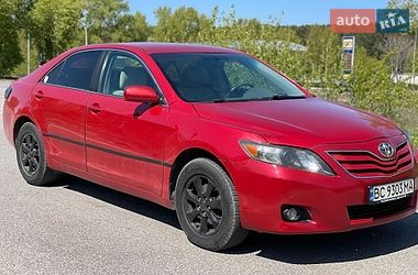 Седан Toyota Camry 2011 в Каменском