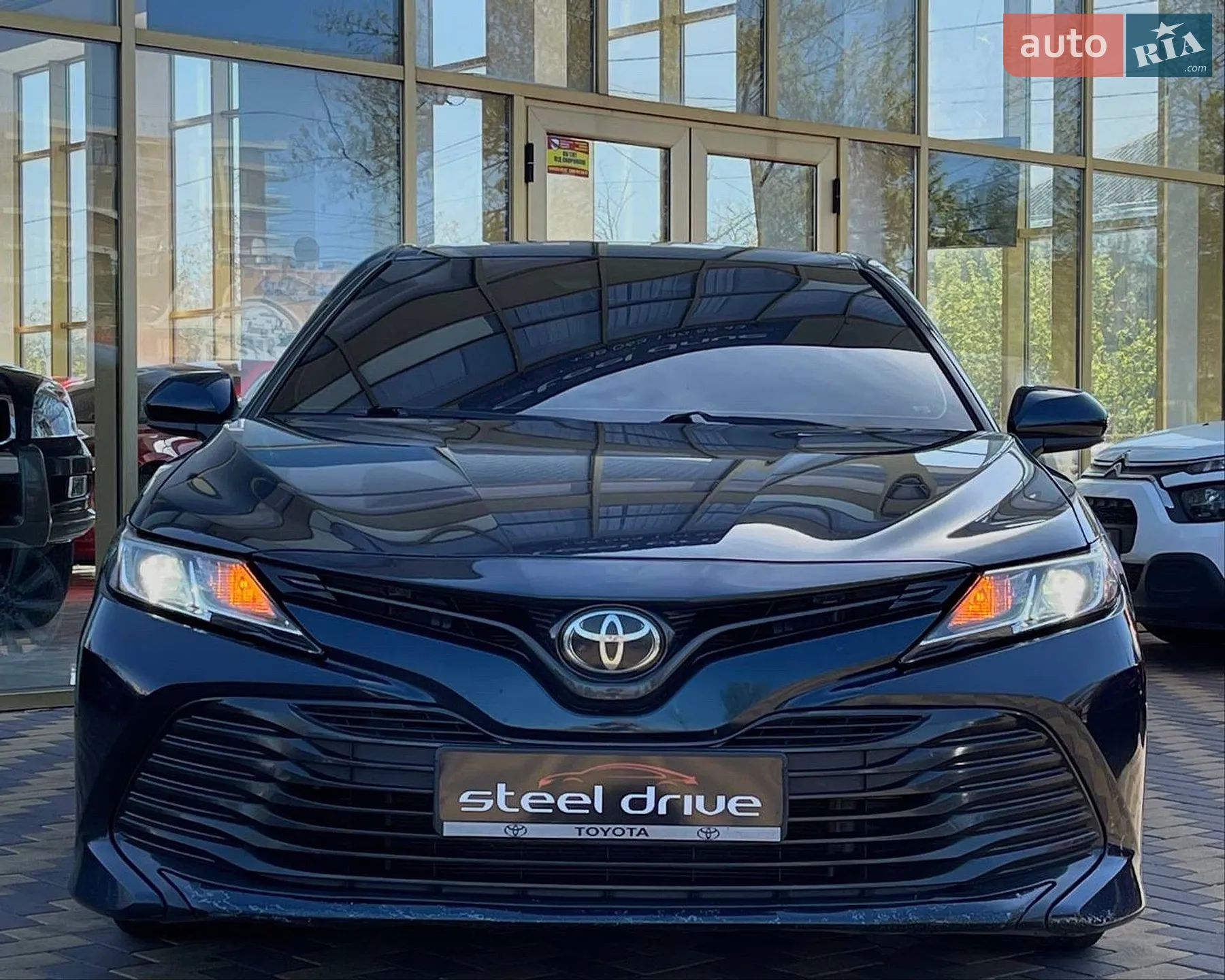 2020 Toyota Camry - мініатюра 2