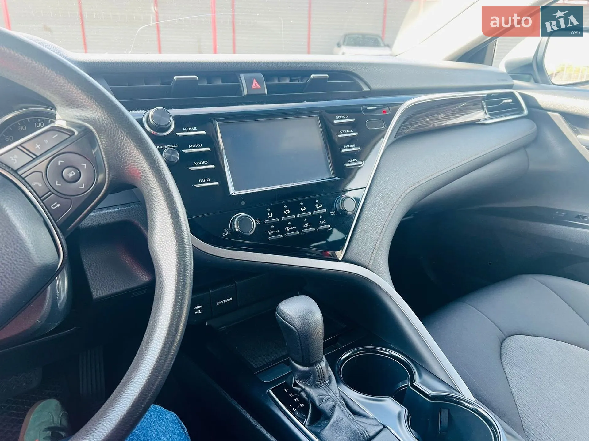 2018 Toyota Camry - мініатюра 13